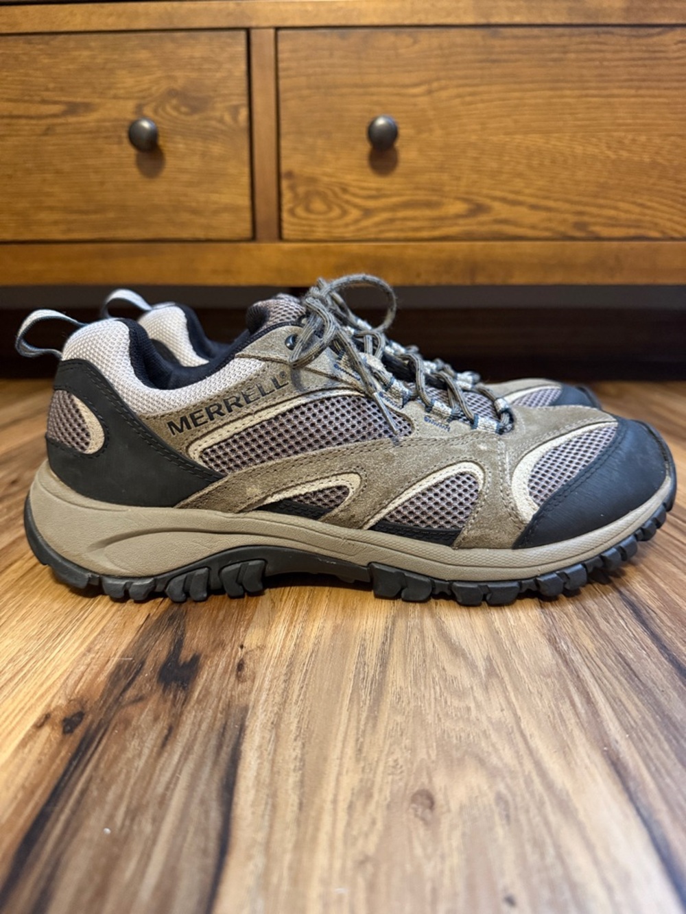 Merrell Men's Taupe and Black Trail Sneaker
